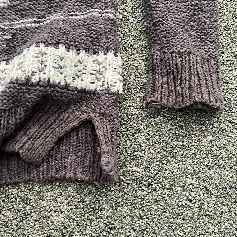 Sweater - Picture 4 of 5